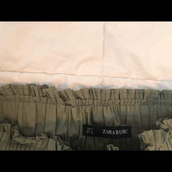 Zara Pleated bubble skirt with pockets. NWT size small. 48cm waist to hem. - Picture 4 of 5